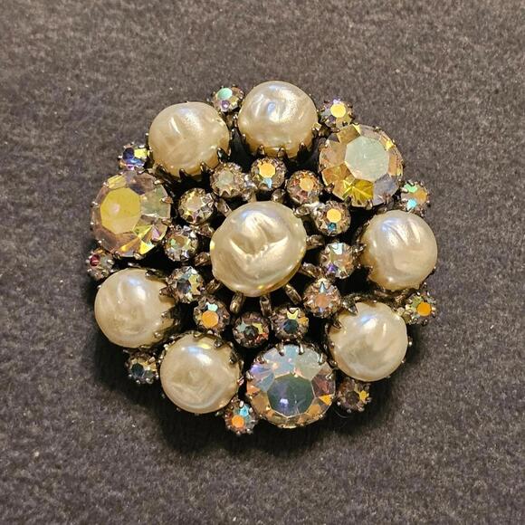 Beautiful Weiss Rhinestone Brooch - Picture 1 of 3